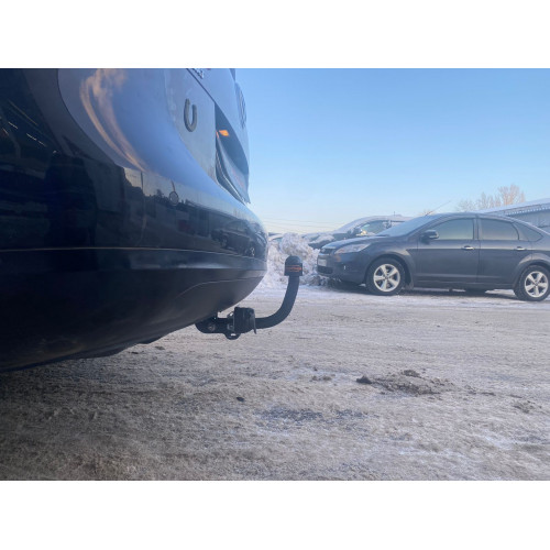 Фаркоп Лидер Плюс на VOLKSWAGEN Passat 2005–2010  Арт. V107-A (седан и универсал)